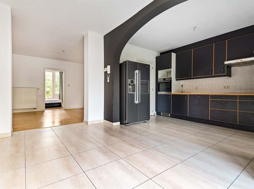 Karaktervol appartement (68m²) voorzien van twee slaapkamers en een zonnig terras op toplocatie biedt een uitstekende opportuniteit voor eigen bewonin