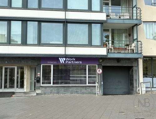                                         Bien commercial à louer à Genk, € 635
