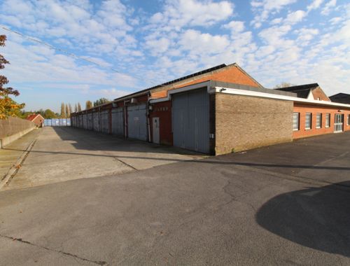                                         Garage à louer à Moorslede, € 100
