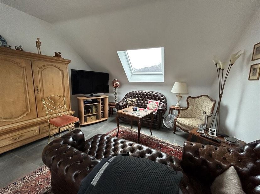 MCA Immobilie vous propose cet appartement, situé à Hollogne. Cet appartement de 93m2 dispose d'une cuisine entièrement équipée, un wc, une salle de b