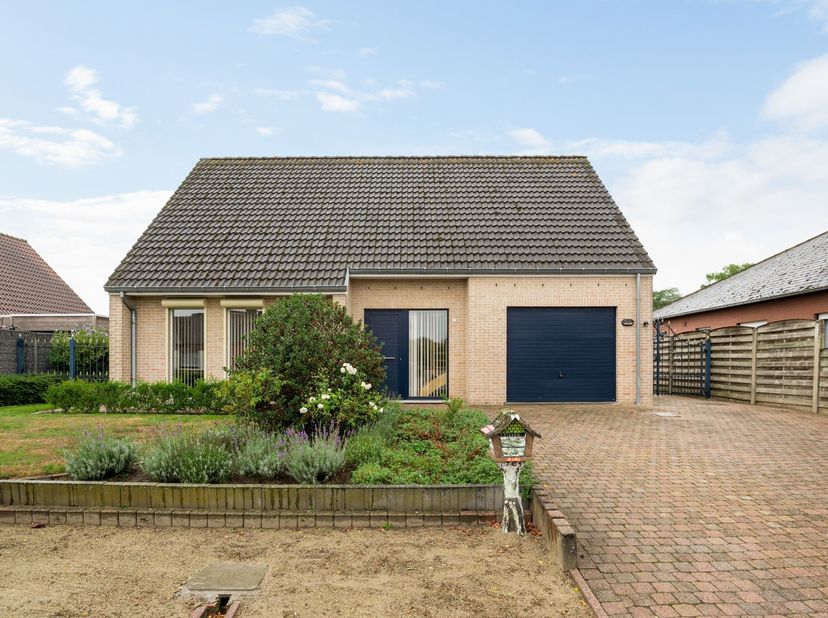 Huis te koop in Steenweg op Oosterlo 21,
                    2430 Eindhout