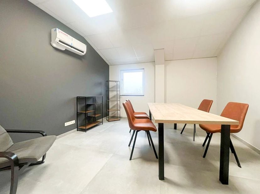 Bedrijfsvastgoed te huur in 24Allée de la Valériane,
                    7160 Chapelle-lez-Herlaimont