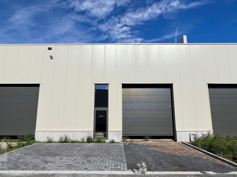 Bedrijfsvastgoed te huur in Troisdorflaan 24,
                    3600 Genk