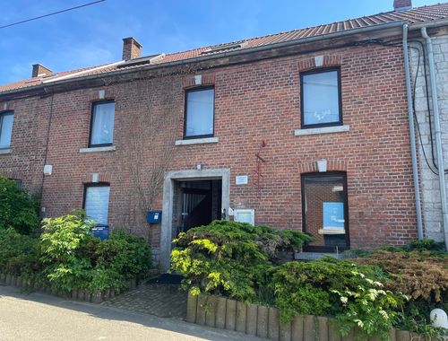                                         Rez-de-chaussée commercial à vendre à Walcourt, € 180.000
