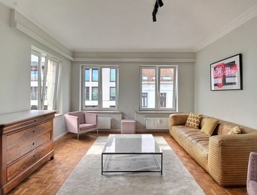                                        Appartement à louer à Etterbeek, € 1.400
