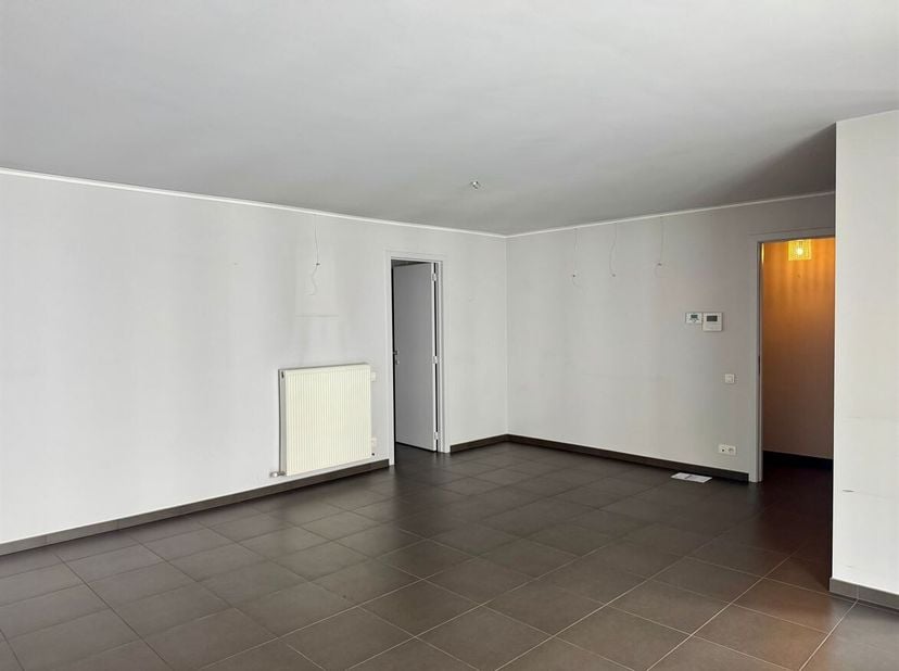 Instapklaar appartement met 2 slaapkamers, 2 terrassen en autostaanplaats op toplocatie in Lier!<br />
Ligging:<br />
Dit instapklare appartement bevi