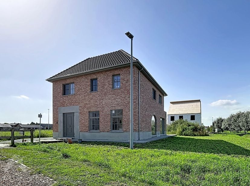 Huis te koop in Plaatsmolenweg 15,
                    8740 Pittem