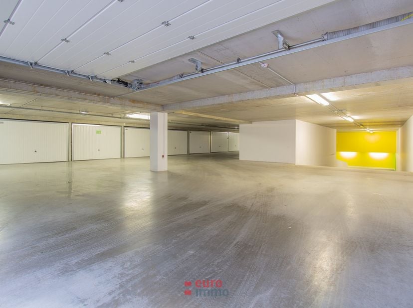 Garage te koop in Dienstweg Havengeul 10++,
                    8620 Nieuwpoort