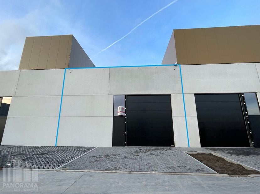 Bedrijfsvastgoed te huur in Kwadestraat 113,
                    8800 Roeselare