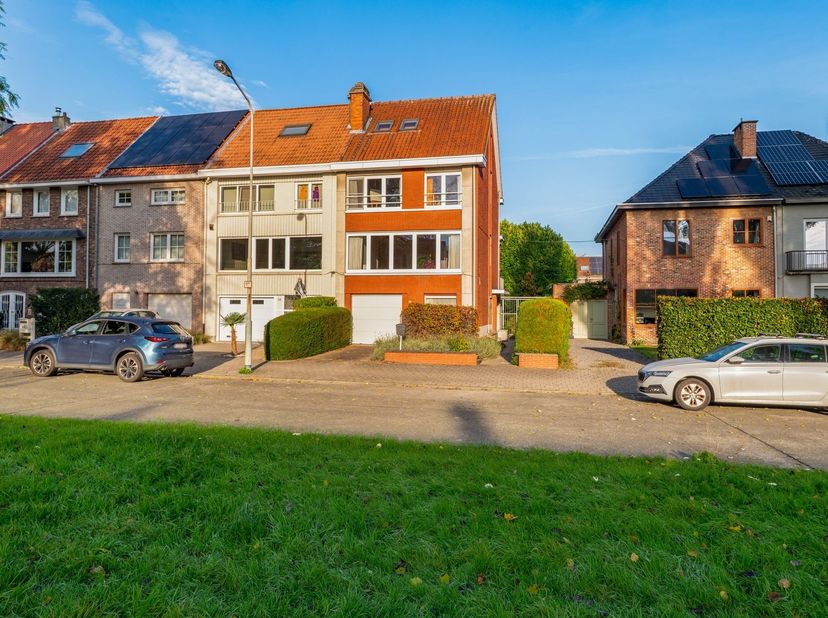 Huis te koop in Zilverbeeklaan 36,
                    2640 Mortsel