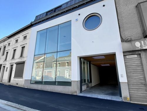                                         Appartementsgebouw te koop in Courcelles, € 595.000
