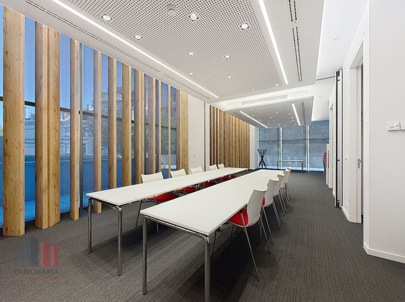 Espace de bureaux haut de gamme de 111&amp;nbsp;m² à louer dans un immeuble de bureaux moderne et tourné vers l’avenir à Bruxelles.<br />
Situé à une adre