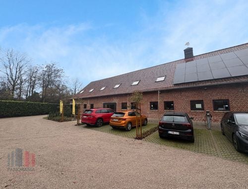                                         Bureaux à louer à Sint-Amandsberg, € 2.860
