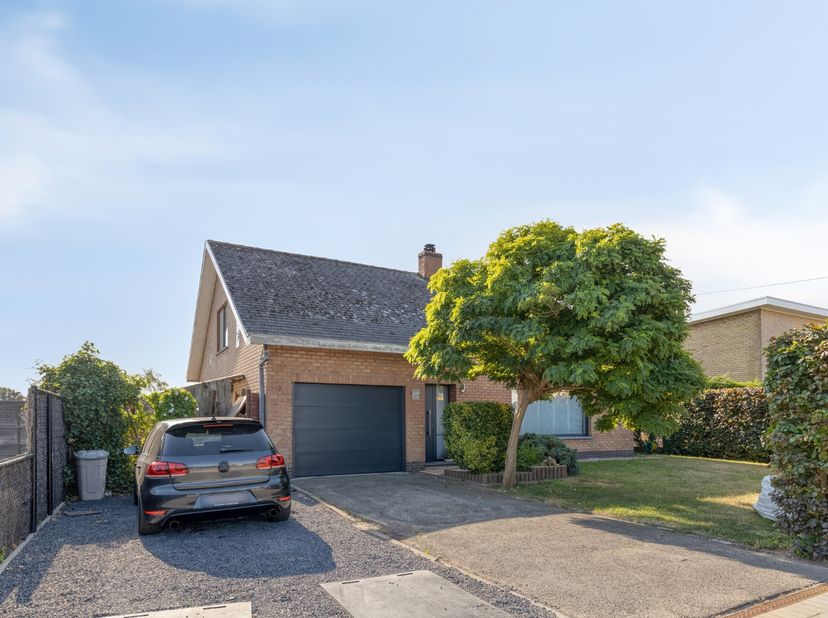 Bent u op zoek naar een ruime open bebouwing met&amp;nbsp;tal van mogelijkheden en een prachtig groen zicht? Dan is deze villa in Diksmuide beslist een be