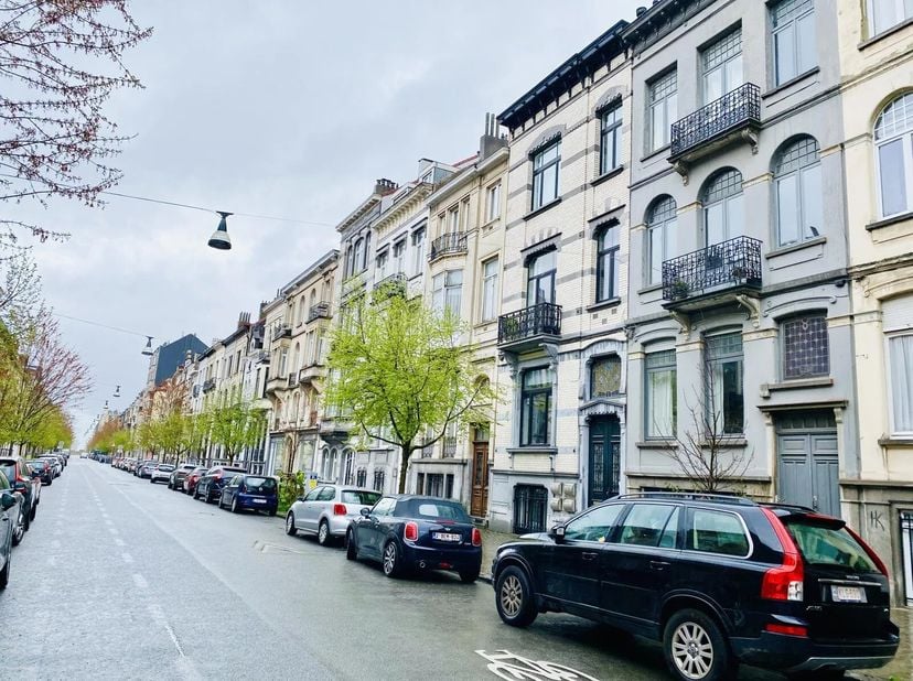 Goed gepresenteerd door Maia Zinchenko:maia.zinchenkoévictoire.be<br />
Victoire-Junot presenteert u: Schaerbeek, vlakbij het Cinquantenaire en Square