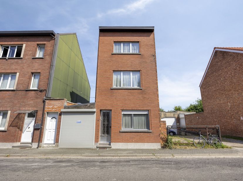 Woning met ruime tuin, garage en tal van uitbreidingsmogelijkheden nabij het centrum van Mechelen<br />
<br />
Bent u op zoek naar een woning die u vo