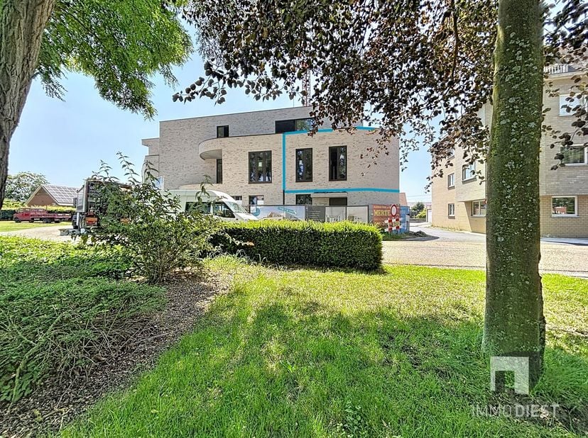 TRINITY STAAT VOOR LICHT - RUIMTE &amp; LUXE!<br />
KOOP UW APPARTEMENT AAN  6% BTW!!<br />
Een uniek nieuwbouwproject, geeft in Schoot-Tessenderlo vorm a