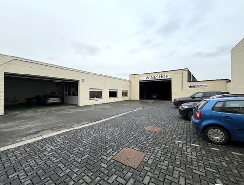                                         Bâtiment d’entreprise à louer à Sint-Amandsberg, € 1.250
