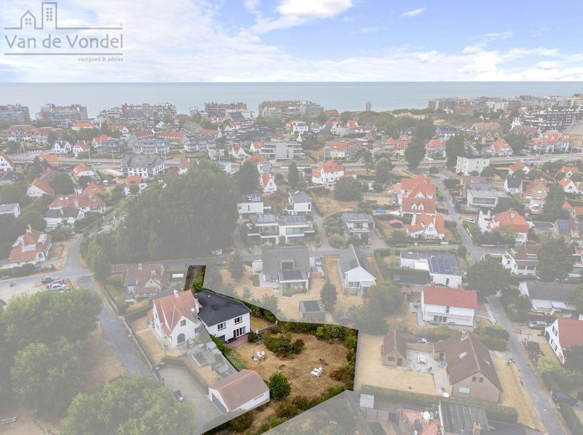 Op zoek naar een ruime woning met een uitzonderlijk perceel van maar liefst 995 m², een goed georiënteerde tuin én een aantrekkelijke ligging nabij he