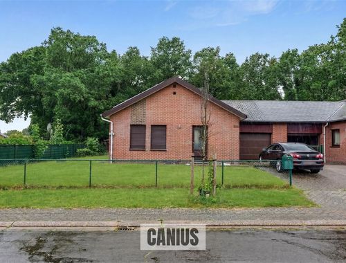                                         Bungalow à vendre à Genk, € 229.000
