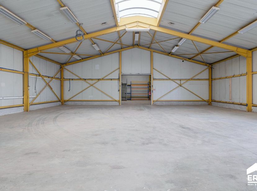 Bien professionnel à louer
                    à 3540 Herk-de-Stad