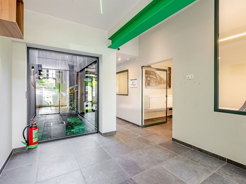 Dit uitstekend gelegen pand bevindt zich in een drukbezochte straat in het centrum van Heusden, het pand is momenteel ingericht als bankkantoor.<br />