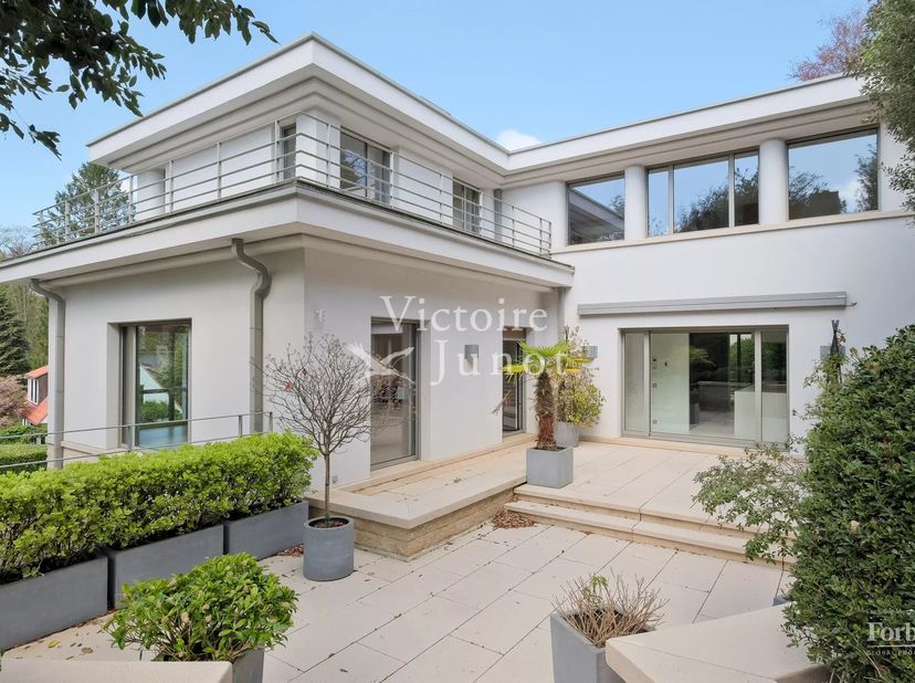 Goed gepresenteerd door Debora Peruch Tel: 0476/71.28.17 of debora.peruch@victoire.be<br />
Victoire Junot biedt u dit prachtige duplex penthouse aan,