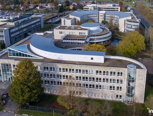                                         Bureaux à louer à Strombeek-Bever, € 3.200
