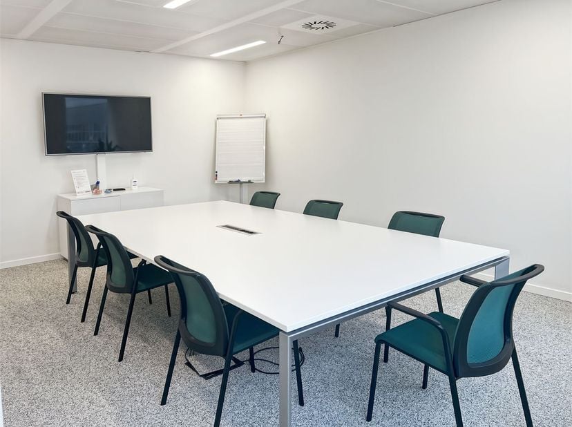 Boek een volledig kant-en-klaar kantoor voor vier, en wij zorgen ervoor dat alles altijd soepel verloopt.Houd vast aan uw routine of ontdek nieuwe man