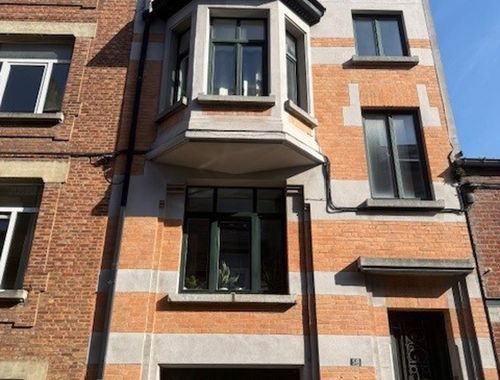                                         Appartementsgebouw te koop in Etterbeek, € 750.000
