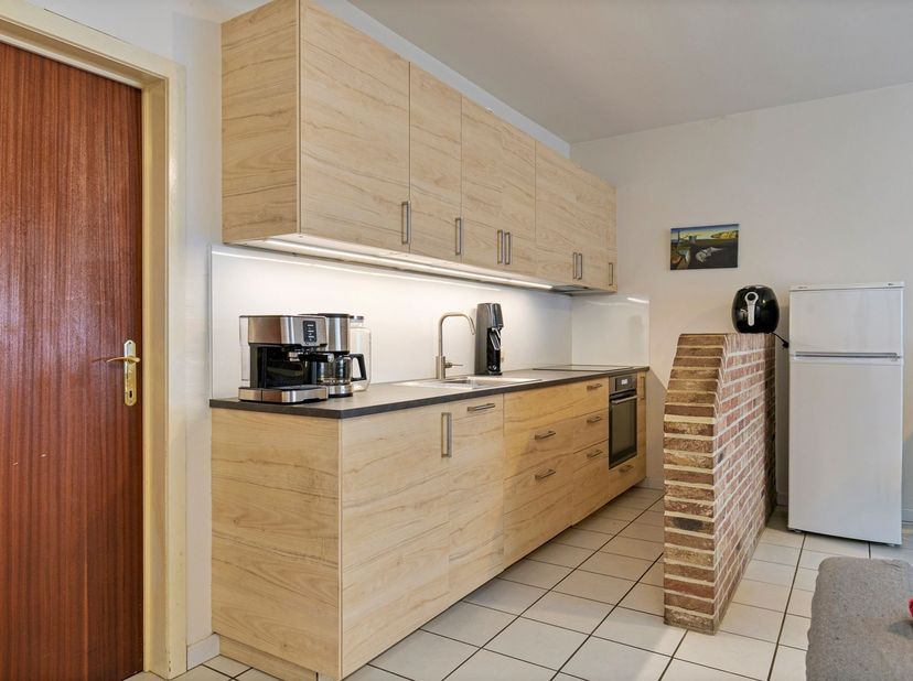 Gelijkvloers appartement met parking!<br />
 <br />
 <br />
OPGELET: bestemming momenteel niet vergund als ééngezinswoning<br />
Voor meer info:ne
