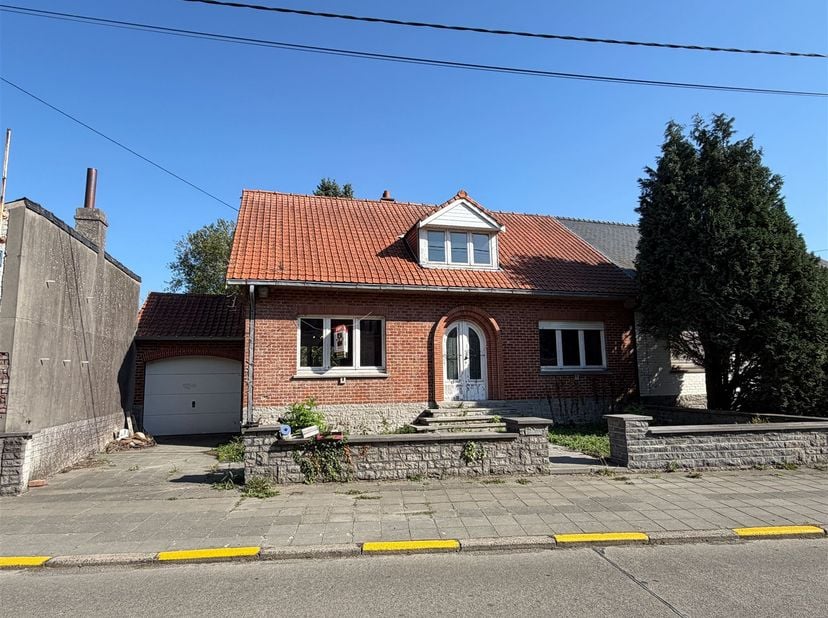 Maison à vendre à Rue Victor Cretteur 43,
                    7600 Péruwelz