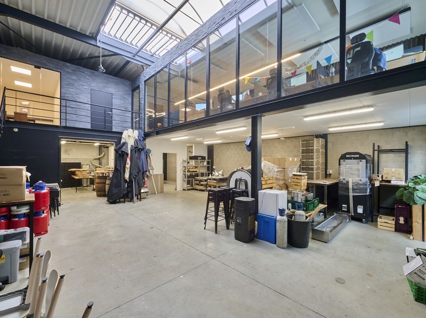 Bien professionnel à vendre
                    à 3570 Alken
