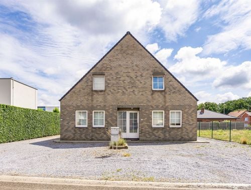                                         Eengezinswoning te koop in Zolder, € 298.000

