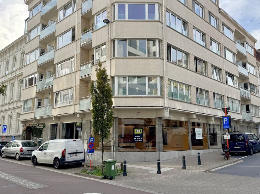 Bedrijfsvastgoed te koop in Bagattenstraat 64,
                    9000 Gent