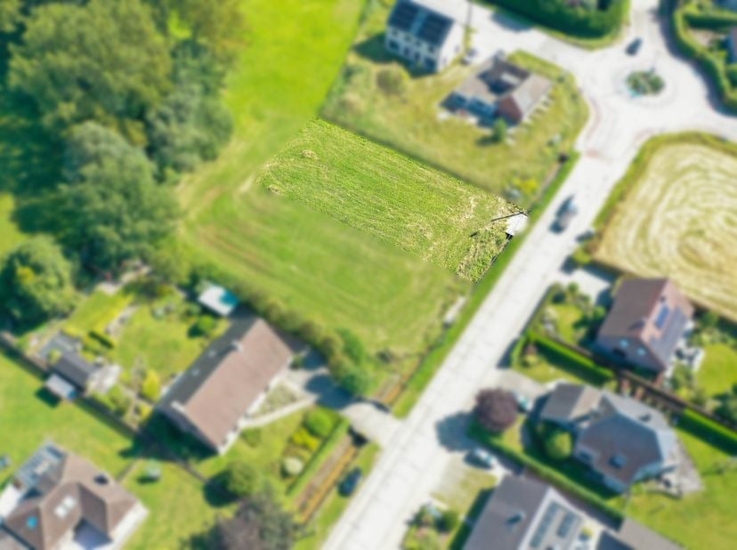 Toekomstig huisnummer 55.<br />
Straatbreedte 22m.<br />
Geschikt voor een open bebouwing met afmetingen 16m x 17m diep.<br />
Wglk, Gvg, Gmo, Gvkr, V