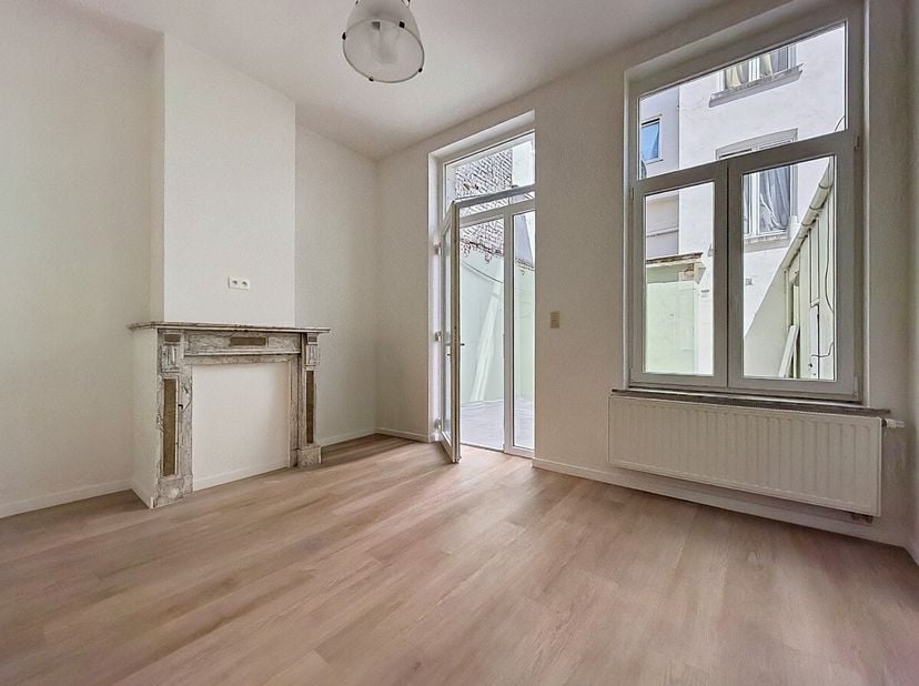 [[ CE BIEN PARTICIPE À LA JOURNÉE MAISONS OUVERTES ERA LE 13/6 DE 16:00 À 17:00 ]] ERA CHATELAIN vous présente cette maison arrière rénovée idéalement