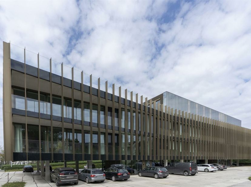 Bien professionnel à louer
                    à 8500 Kortrijk