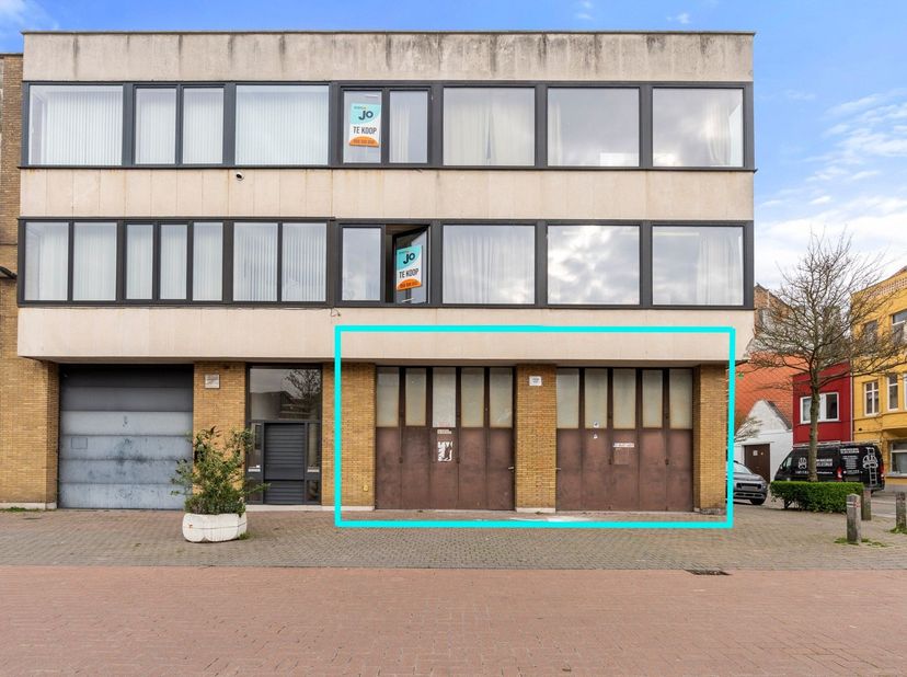 Garage te koop in Prof. Jozef Vercoulliestraat 1,
                    8400 Oostende