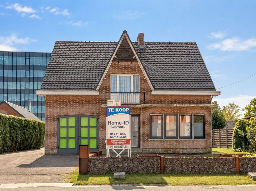 Huis te koop in Larumseweg 80,
                    2440 Geel