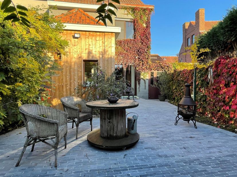 Karaktervolle woning met mooie tuin in een aangenaam rustige en kindvriendelijke woonomgeving in de directe nabijheid van centrum, station, scholen...