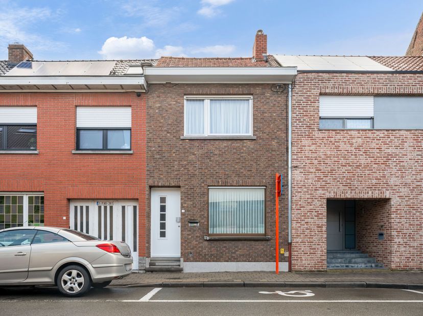 Betaalbare woning met veel potentieel en toffe tuin te koop in Lauwe<br />
Deze betaalbare woning in het hart van Lauwe biedt heel wat mogelijkheden v