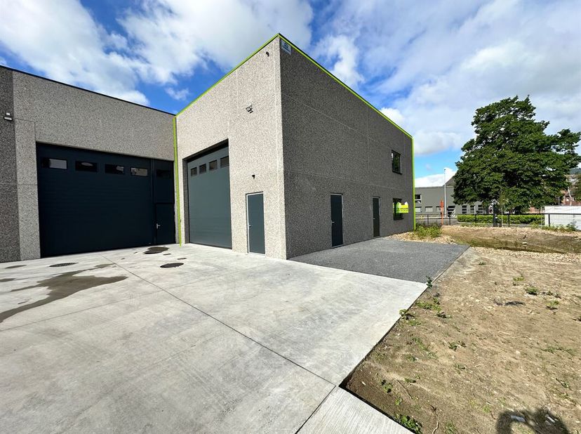 Bien professionnel à louer
                    à 9200 Sint-Gillis-Bij-Dendermonde