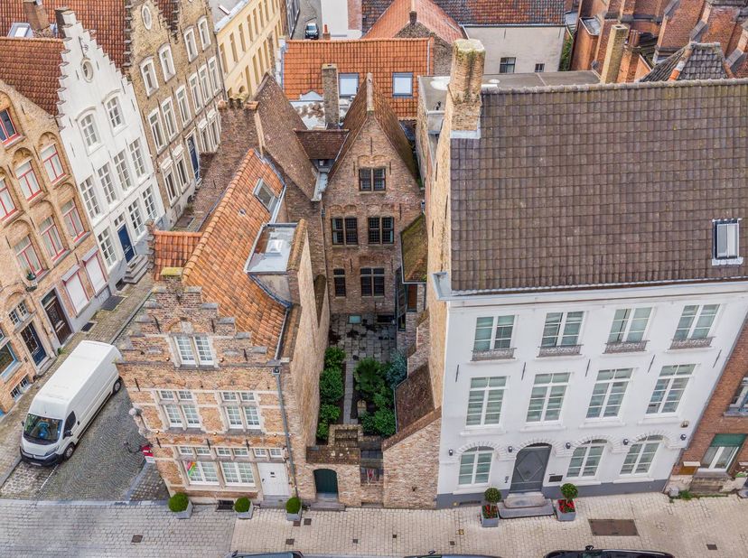 Huis te koop in ,
                    8000 Brugge