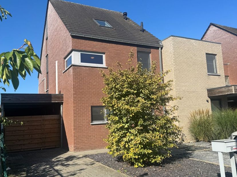 Huis te koop in Ophovenstraat 81,
                    3680 Maaseik