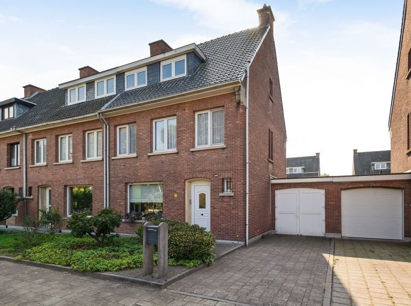 Huis te koop in Ekerseveldslagstraat 7,
                    2180 Ekeren