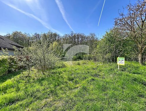                                         Bouwgrond te koop in Neu-Moresnet, € 152.250

