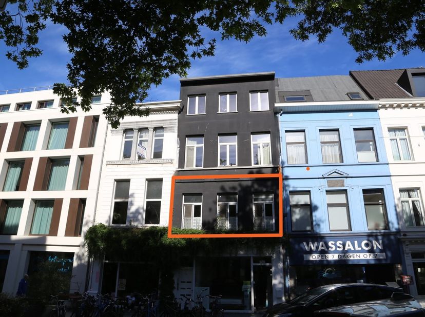 Appartement te koop in Oever 6 bus 101,
                    2000 Antwerpen