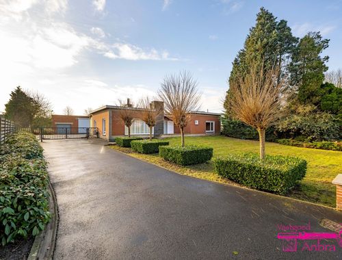                                         Bungalow à vendre à Meulebeke, € 385.000
