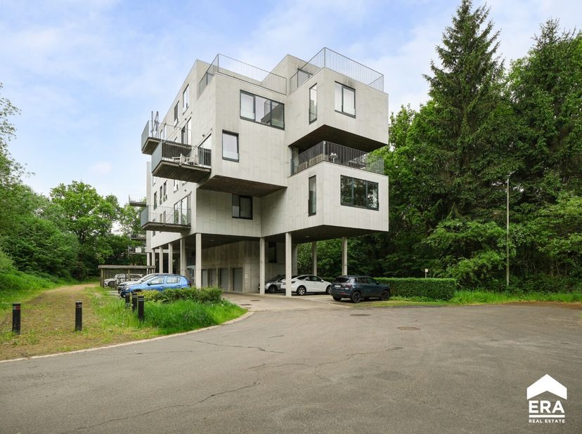 vendre : appartement spacieux à Genk, situé au calme au cur de la verdure. Cet appartement économe en énergie (label B) construit en 2008 offre 125 m²